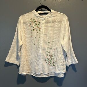 Earthy white linen-style embroidered floral button-up top/cardigan